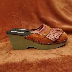 TOMMY HILFIGER VINTAGE ORANGE SUEDE LEATHER CLOGS